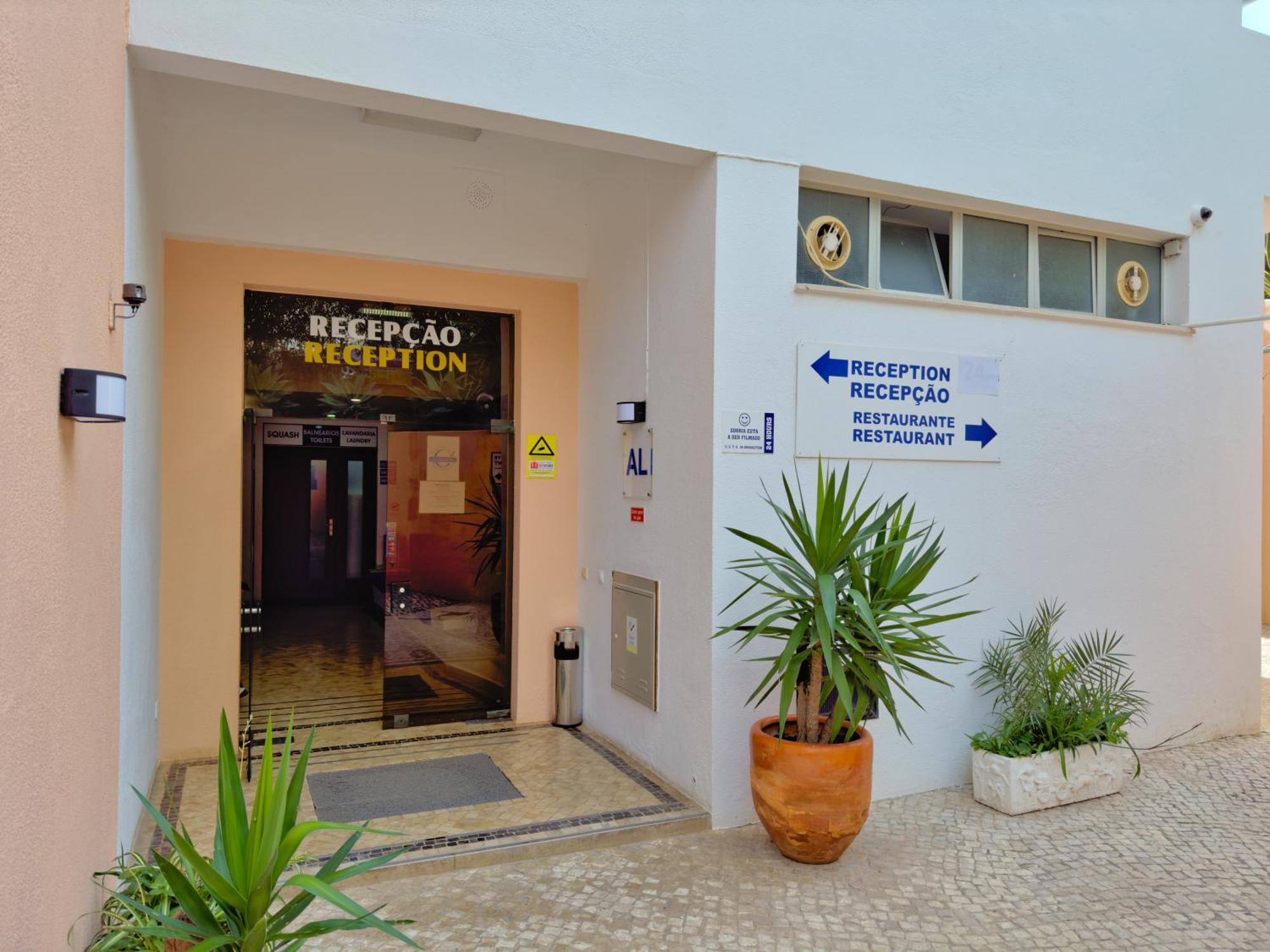 Squash Club Apartamentos Portimao Luaran gambar